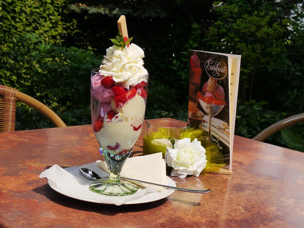 Hotel Flurschuetz เลนเนชตัดท์ ภายนอก รูปภาพ